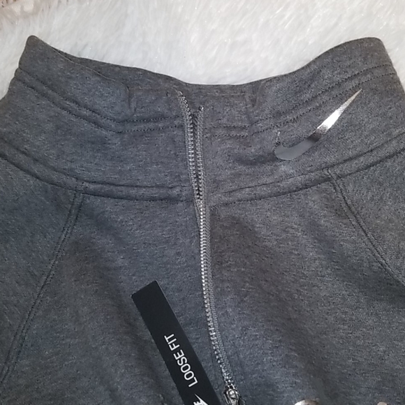 NWT-Nike Fleece Lined Cropped Pullover - Picture 7 of 7